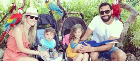 Arbeloa con sus hijos y su mujer en la Jungle Island / Foto: Instagram