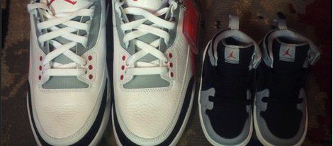 Kelly Rowland comparte una foto de dos pares de zapatillas