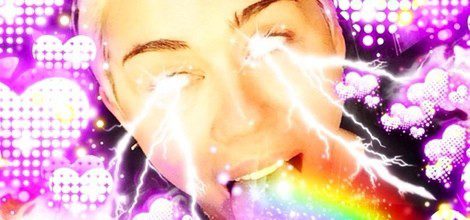 Miley Cyrus vomitando un arcoiris multicolor/Instagram