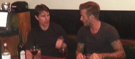 Tom Cruise y David Beckham de cervezas por Londres