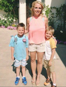 Britney Spears con sus hijos Sean Preston y Jayden James/Instagram