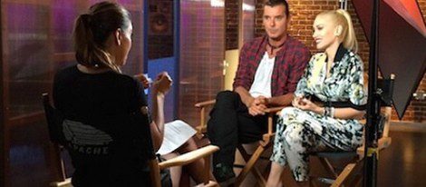 Gwen Stefani y Gavin Rossdale siendo entrevistados / Instagram