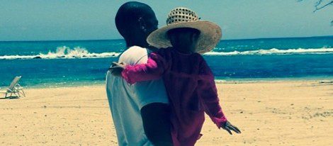 Jay Z y Blue Ivy Carter en la playa / Instagram Beyoncé