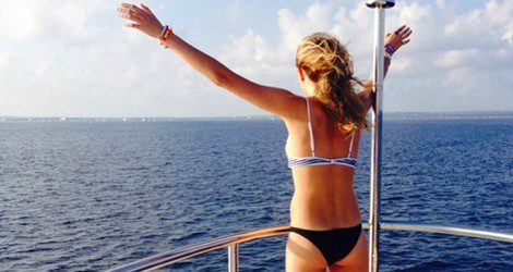  Cara Delevingne en bikini en el barco / Instagram