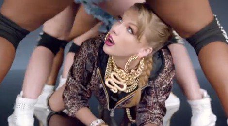 Taylor Swift en el videoclip de su nuevo single 'Shake it Off'
