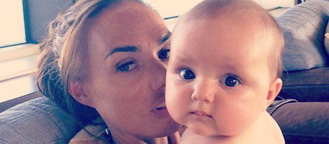 Tamara Ecclestone y su hija Sophia se hacen un 'selfie' a bordo de un yate / Instagram
