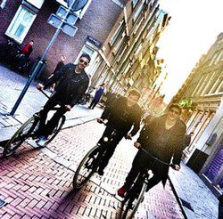 Zac Efron en Amsterdam junto a sus amigos