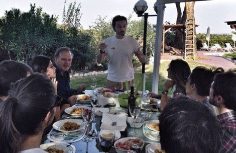 Reunión de amigos para comer paella / Foto: Instagram