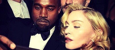 Kanye West y Madonna se hacen un selfie en el Black Ball 2014