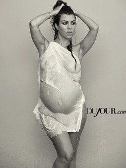 Kourtney Kardashian posa desnuda dias antes de dar a luz a su tercer hijo