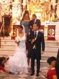 Techi y Alberto Isla en su boda | Foto: Twitter @PostureoSevilla