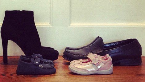 Los zapatos de la familia Baldwin-Thomas / Foto: Instagram