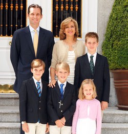 Postal de Navidad 2011 de la Infanta Cristina, Iñaki Urdangarín y sus cuatro hijos
