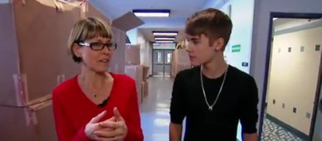 Justin Bieber visita un colegio de niños sin hogar para donar 100.000 dólares