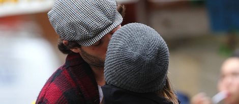 Penn Badgley y Zoe, hija de Lenny Kravitz, disfrutan su amor por las calles de Nueva York