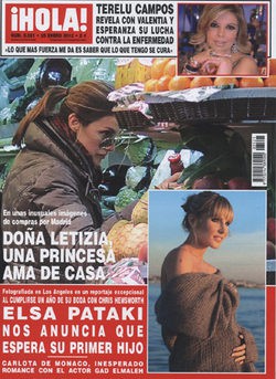 La Princesa Letizia en la portada de la revista ¡Hola! comprando fruta y verdura