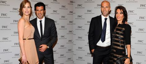 Luis Figo y Zidane con sus respectivas esposas
