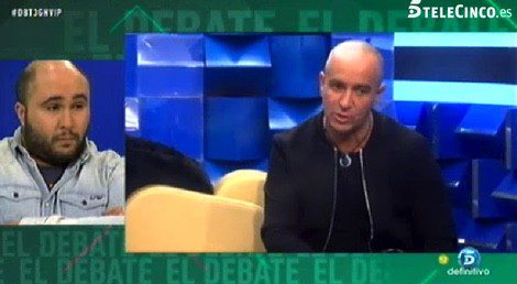 Kiko Rivera escuchando las palabras de Víctor Sandoval / Telecinco.es