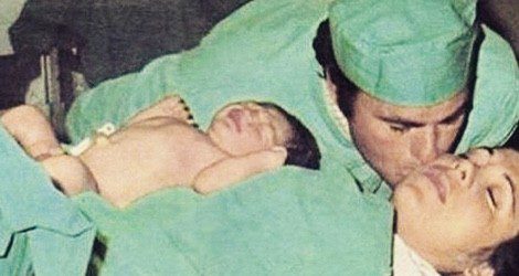 Isabel Pantoja junto a Paquirri tras dar a luz a Kiko Rivera