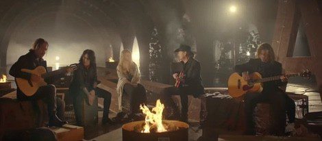 Shakira y Maná en el videoclip de 'Mi verdad'