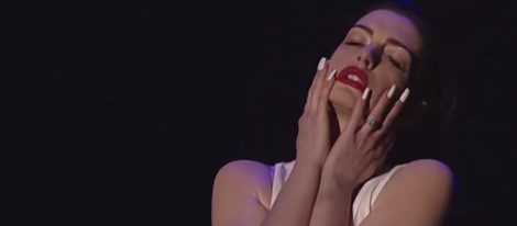 Anne Hathaway se convierte en Miley Cyrus para su 'Lip Sync Battle' | Youtube 