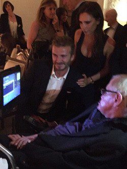 Los Beckham conocen a Hawking | Instagram