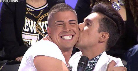 Jesús Reyes besando a Labrador en 'Mujeres y hombres y viceversa' / Telecinco.es