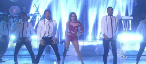 Jennifer Lopez canta 'Love Don't Cost A Thing', 'Get Right' y 'On The Floor' durante su popurrí | Youtube