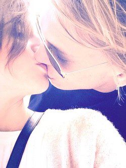 Lily Collins y Jamie Campbell
