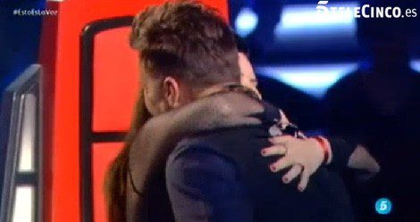 Laura Pausini saludando a Ricky Martin / Telecinco.es