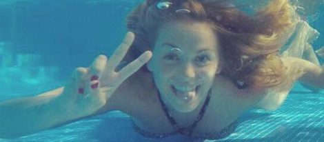 Yolanda Claramonte, muy feliz buceando en una piscina | Twitter