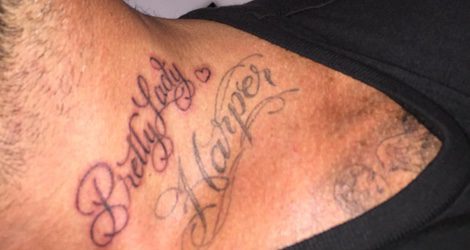 David Beckham rinde homenaje a Harper con un tatuaje