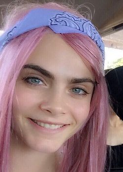 Cara Delevingne se une a la moda de llevar el pelo rosa | Foto: Instagram