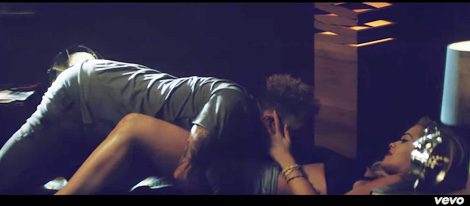 Chris Brown y Rita Ora, una apasionada pareja en el videoclip de 'Body On Me'