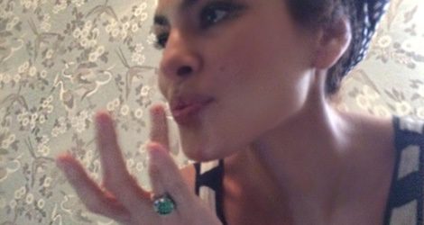 Eva Mendes comparte fotos de su sortija de esmeralda en redes sociales | Foto: Instagram 
