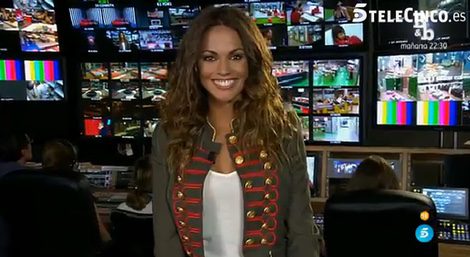 Lara Álvarez esperando a que le dieran paso / Telecinco.es