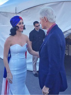 Katy Perry junto a Bill Clinton | Foto: Instagram