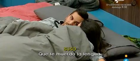 Suso 'GH16' comenta con Raquel el juego de Aritz y Han | Foto: Telecinco.es