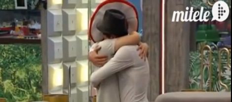 Aritz y Han, su abrazo más sincero | Foto: Telecinco.es