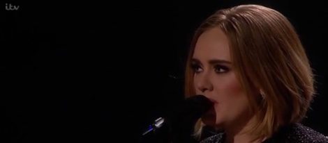 Adele estrena corte de pelo / Imagen del canal ITV