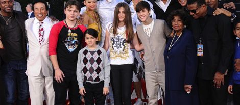 Justin Bieber y los hijos de Michael Jackson acuden a un acto homenaje al Rey del Pop