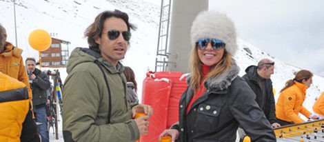 Arancha de Benito y su novio Nacho Barroso derrochan amor en una jornada de esquí