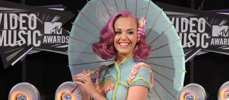 Katy Perry se aferra a la terapia para superar su divorcio de Russell Brand