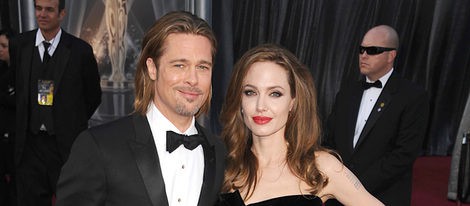 Brad Pitt y Angelina Jolie en la alfombra roja de los Oscar 2012