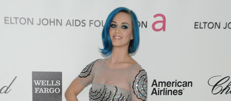 Katy Perry, fotografiada en el aeropuerto de Los Ángeles junto a un joven