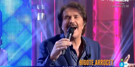 Bigote Arrocet cantando en '¡Qué tiempo tan feliz!' / Telecinco.es
