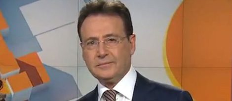 Matías Prats con gafas durante el informativo del mediodía de Antena 3 / Imagen Antena 3
