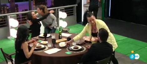 Los concursantes de 'GH VIP' ejercen de cocineros y camareros en la prueba semanal | telecinco.es