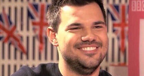 Taylor Lautner durante una entrevista para BBC Three