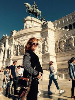 María Castro luciendo barriguita en Roma / Instagram